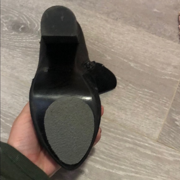 EUC 5.5 Chinese Laundry Elise Booties Black - Picture 5 of 5